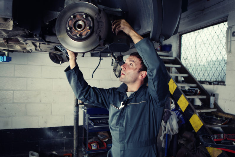 Auto Mechanic Job Description Sample Template (FREE) | ZipRecruiter®