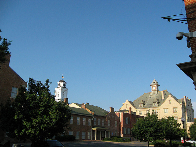 4714502199_4b2f9cdceb_z