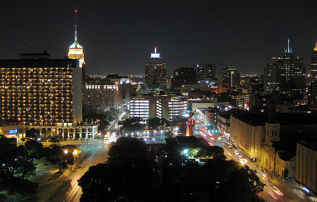 1913019588_aa0b2e693b_z