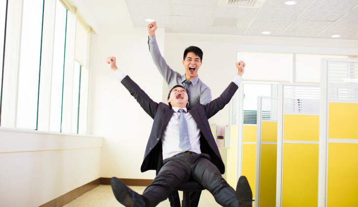 5 Simple Tricks For Making Friends Fast At Your New Job