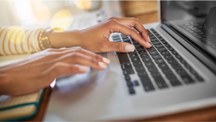 Cómo Puede Negociar su Salario (Incluso si se Trata de su Primer Empleo)