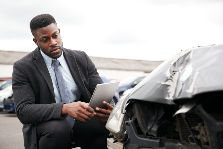 Auto Damage Adjuster: What Is It? and How to Become One?