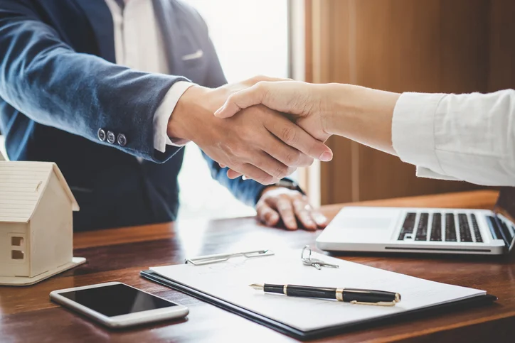 Broker: What Is It? and How to Become One?