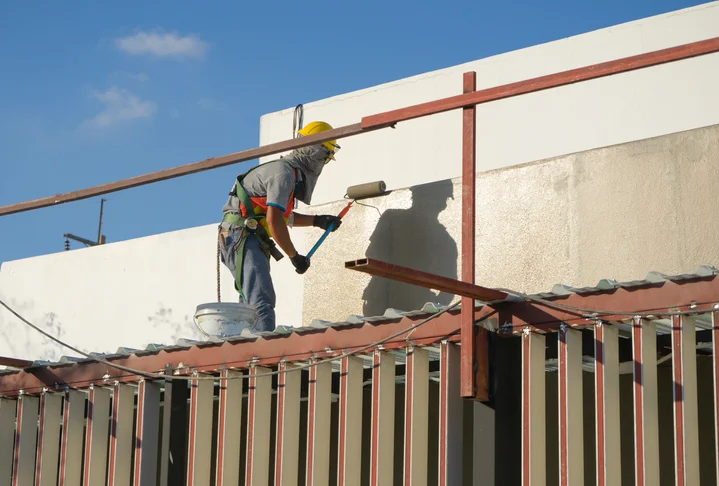 What Is a Commercial Painter and How to Become One