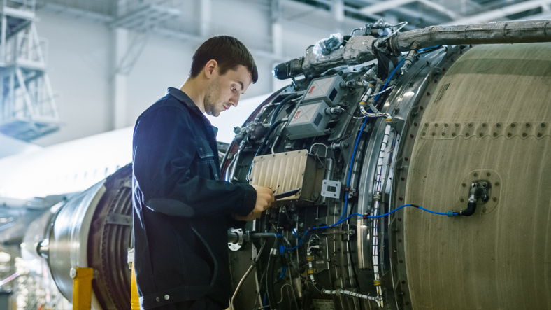 Aerospace Engineer Contract: What Is It? and How to Become One?