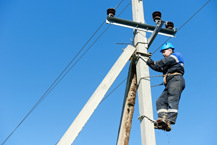 Power Lineman What Is It And How To Become One 