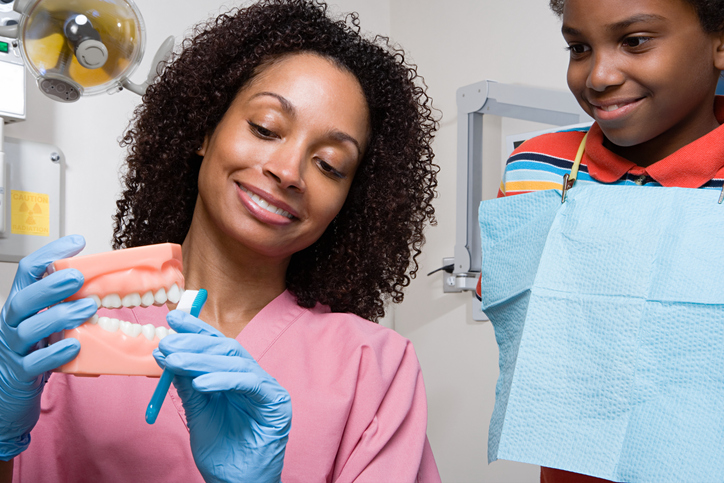 What Is a Dental Assistant and How to Become One