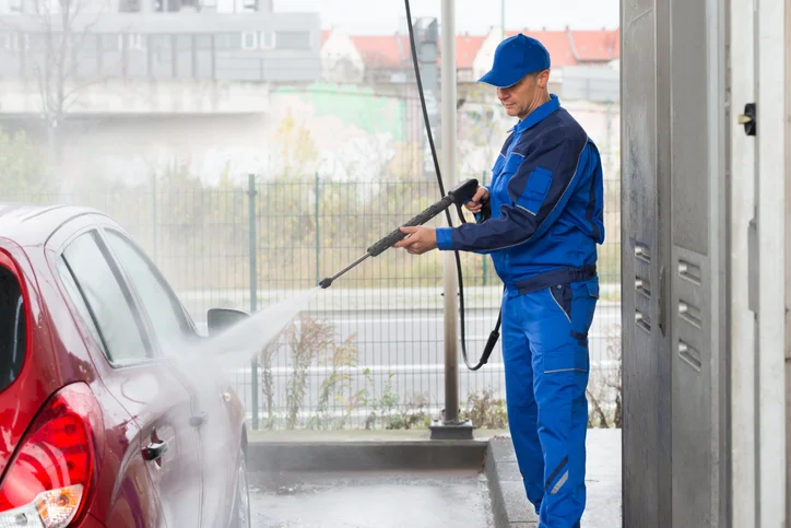 Car Wash Attendant: What Is It? and How to Become One?