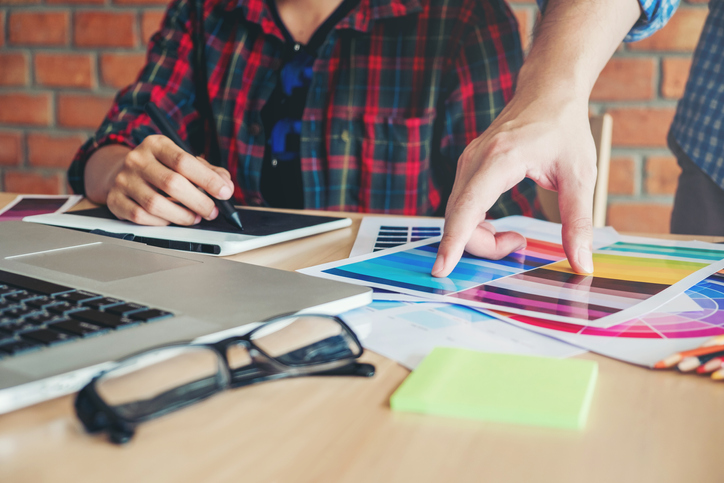 Graphic Design Intern: What Is It? and How to Become One? | Ziprecruiter
