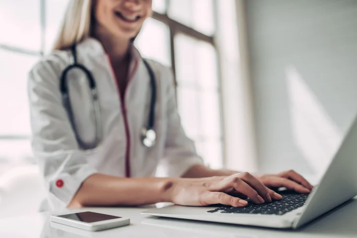 Online Nursing Instructor: What Is It? and How to Become One?