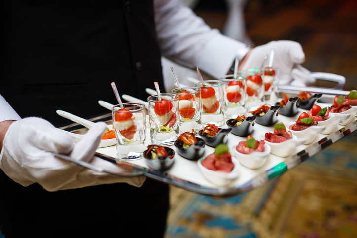 Banquet Server What Is It And How To Become One Ziprecruiter