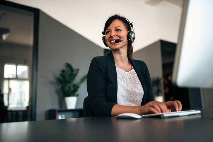 Front Desk Receptionist: What Is It? and How to Become One?
